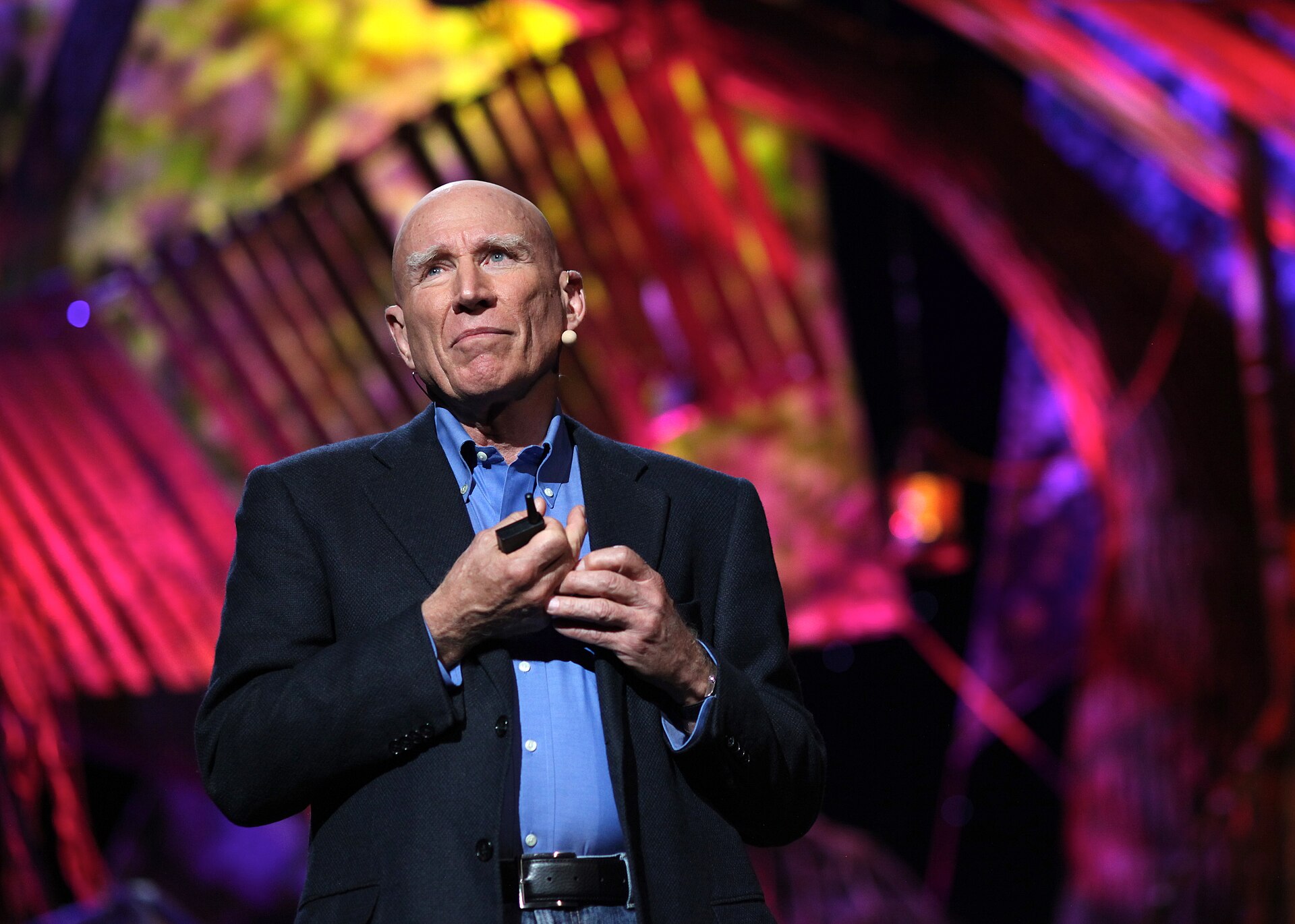 Sebastião Salgado em palestra no TED